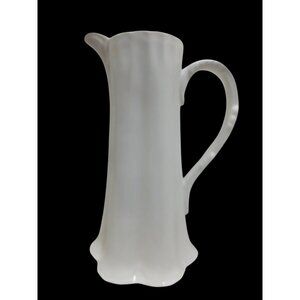 Kaldun Bogle Y2K White Ceramic Creamer Syrup Pitcher Vase Scallop Base Molded Ha